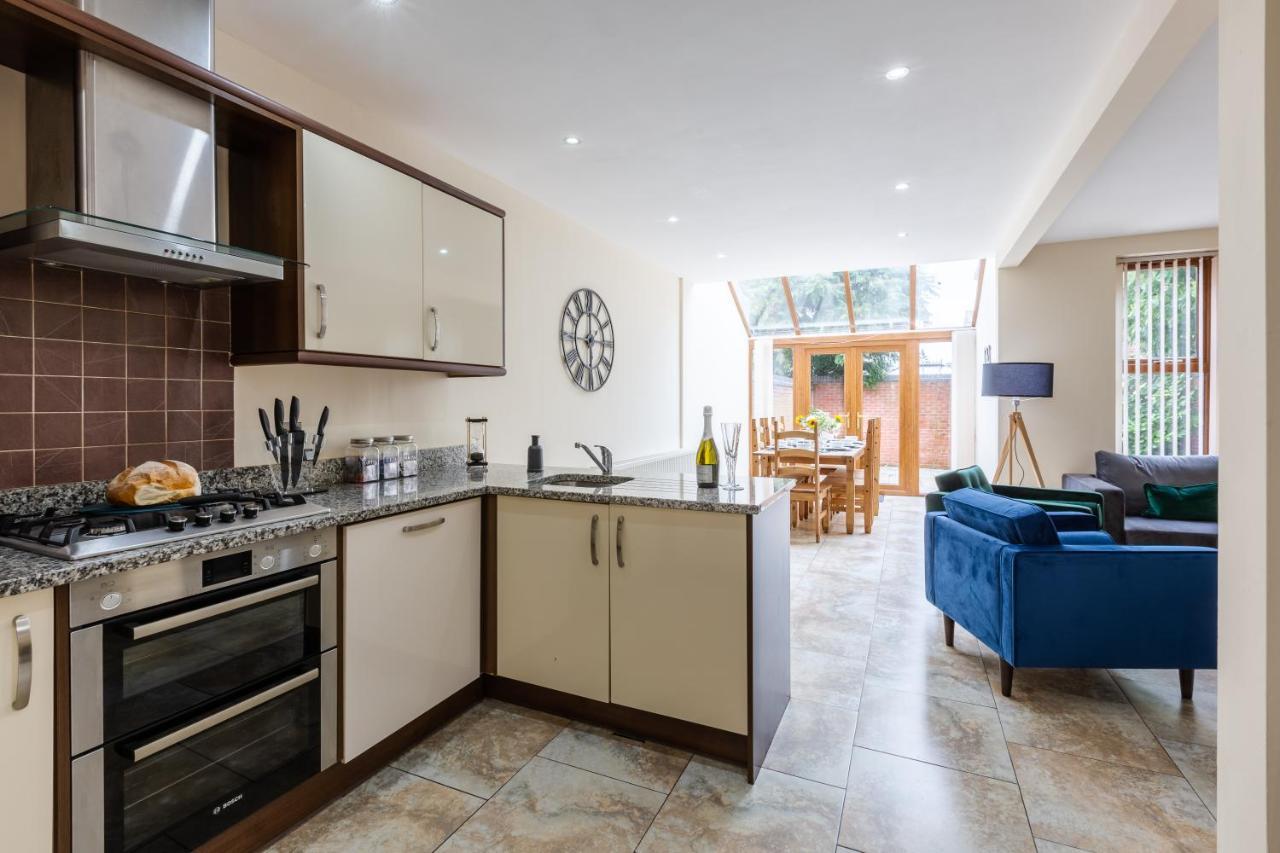 Albert - 5 Bedrooms Sleeps 11 Parking Wi-Fi Contractors Preston  Exterior foto