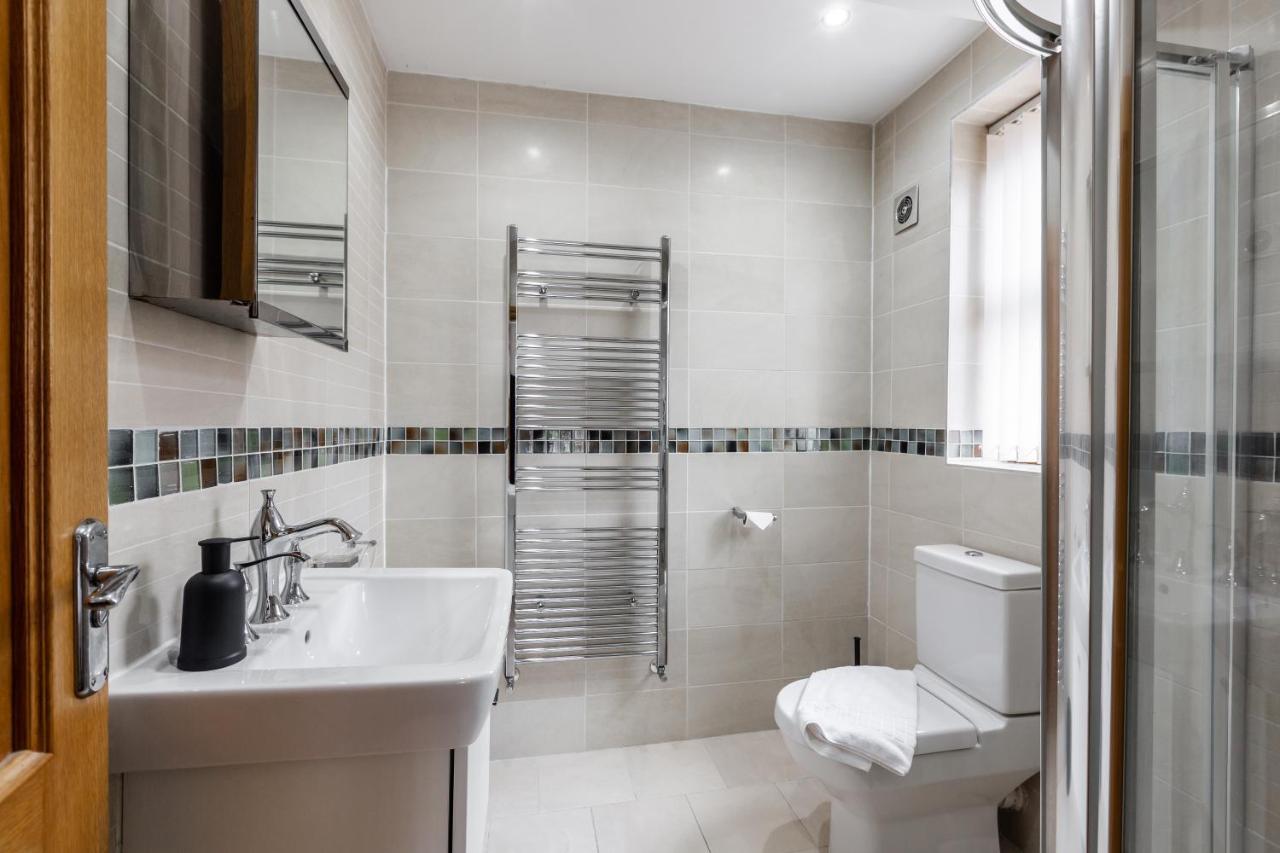 Albert - 5 Bedrooms Sleeps 11 Parking Wi-Fi Contractors Preston  Exterior foto
